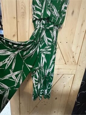 London Times Green Leaf-Print Wide-Leg Jumpsuit